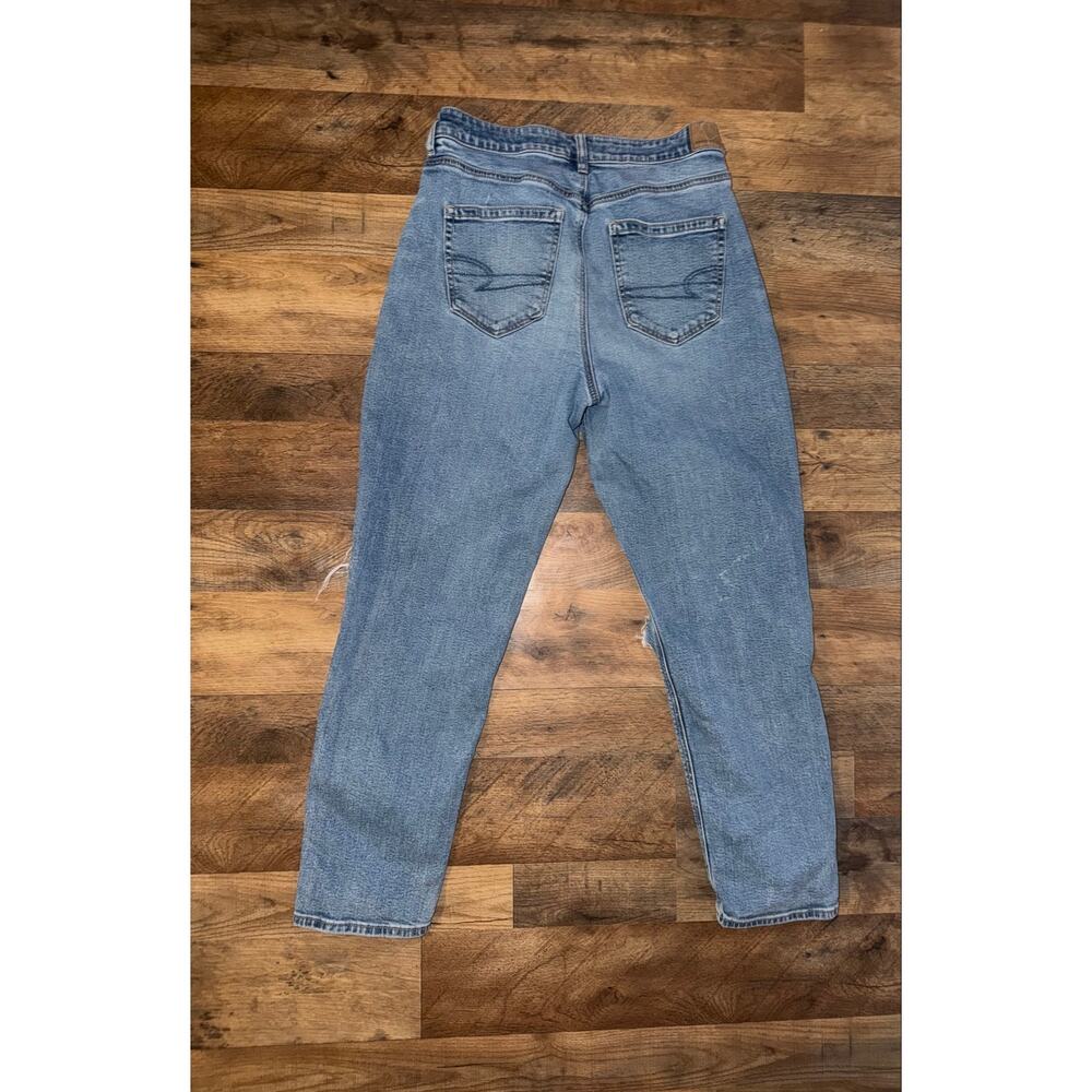 American Eagle women’s STRIGID distressed mom jeans - Picture 13 of 16
